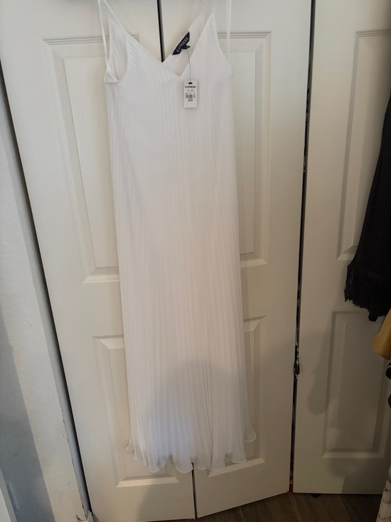 Express Dresses & Skirts - Express White Pleated V-Neck Slip Dress